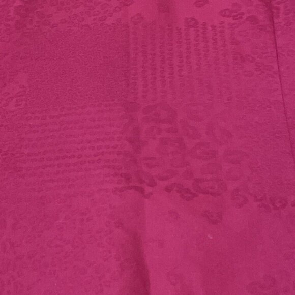 Chicos Size 1 - M 100% Cotton No Iron Button Front Shirt Blouse Red Animal Print - Picture 11 of 11